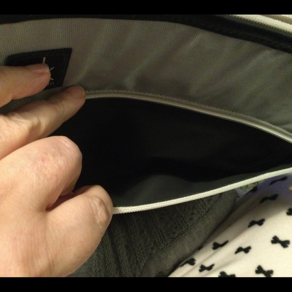 Calvin Klein purse - Picture 4 of 4
